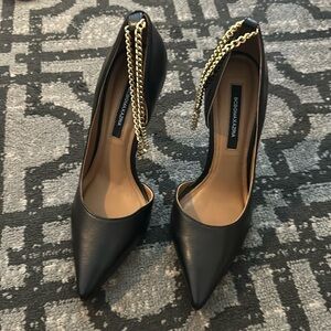 New, never worn. Black heels - 8.5- BCBG maxazria -